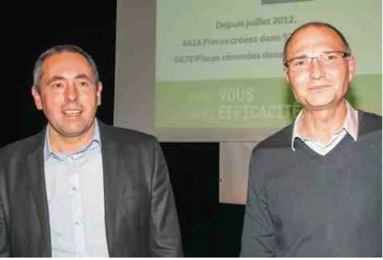 Pierre-Luc Pavageau, président de la section ovine Ter'Elevage et François Bonneau, responsable de l'activité ovine ont présenté le plan lors de l'assemblée générale de Ter'Elevage.