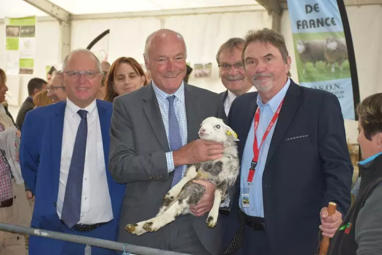 Lors de l'inauguration, le président de la région Nouvelle-Aquitaine a fait le lien entre les brebis laitières et allaitantes.