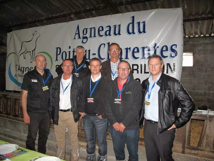 Organisée par le GIE ovin du Centre-Ouest, l’abattoir Bichon GL et le magasin Auchan de Saint-Herblain, cette journée fut suivie par un repas à base d’agneau.