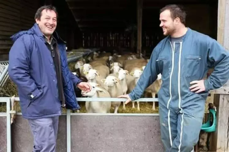 Comme une cinquantaine d'éleveurs ovins, Eric André, éleveur de brebis de race Tarasconnaise et de vaches Gasconne des Pyrénées, ouvrira ses portes pour montrer comment ses animaux préservent la biodiversité en pâturant les prairies.