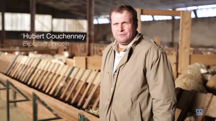 Le pied d'Hubert Couchenney a traversé la plaque de fibrociment et l'éleveur est tombé de 6 mètres de haut. 