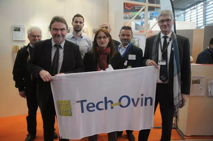L'équipe de Tech-Ovin réunie au salon pour commener à réfléchir à l'édition 2017