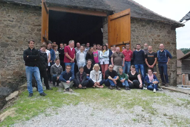 Une cinquantaine de techniciens ovins se sont retrouvés sur la ferme expérimentale du Mourier. © Ciirpo