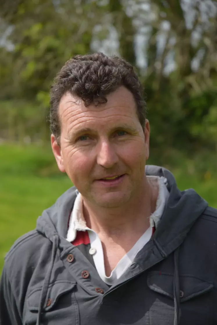 David Johnston fait partie des 420 éleveurs ovins biologiques d’Irlande. © D. Hardy