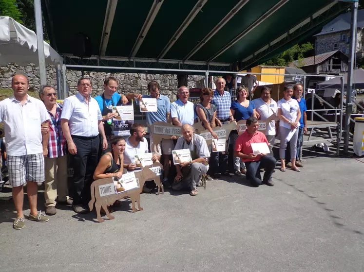 La remise générale des prix à Castillon-en-Couserans à mis en valeur les meilleures tommes des Pyrénées.  © J.-N. Passal