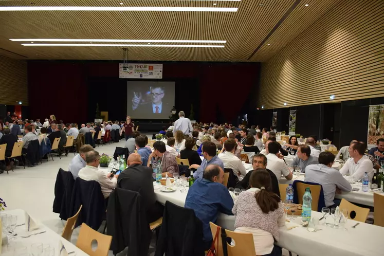 L’Aveyron, premier département ovin de France, a su accueillir les congressistes avec un alléchant menu. © D. Hardy