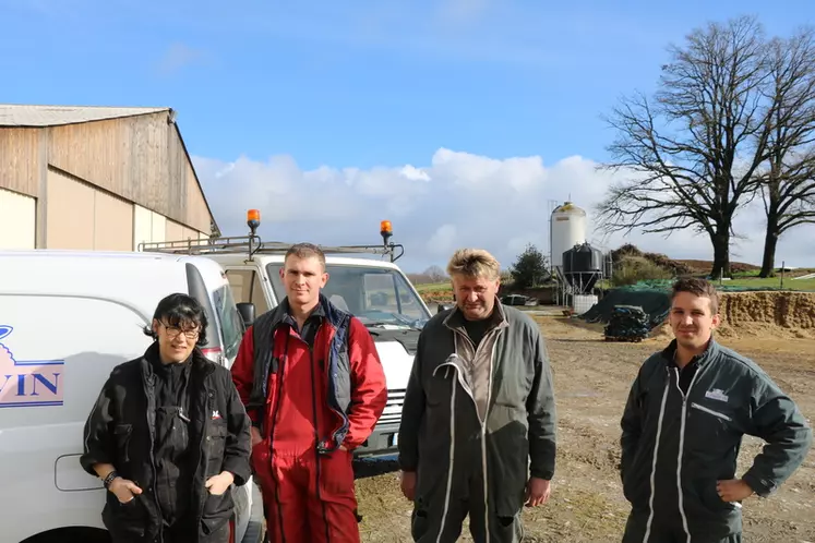 Depuis 2004, le Gaec des Gravilles livre à la coopérative Limovin, sans aucun regret de son indépendance passée. Le technicien vient une vingtaine de fois par an sur la ferme. © B. Morel