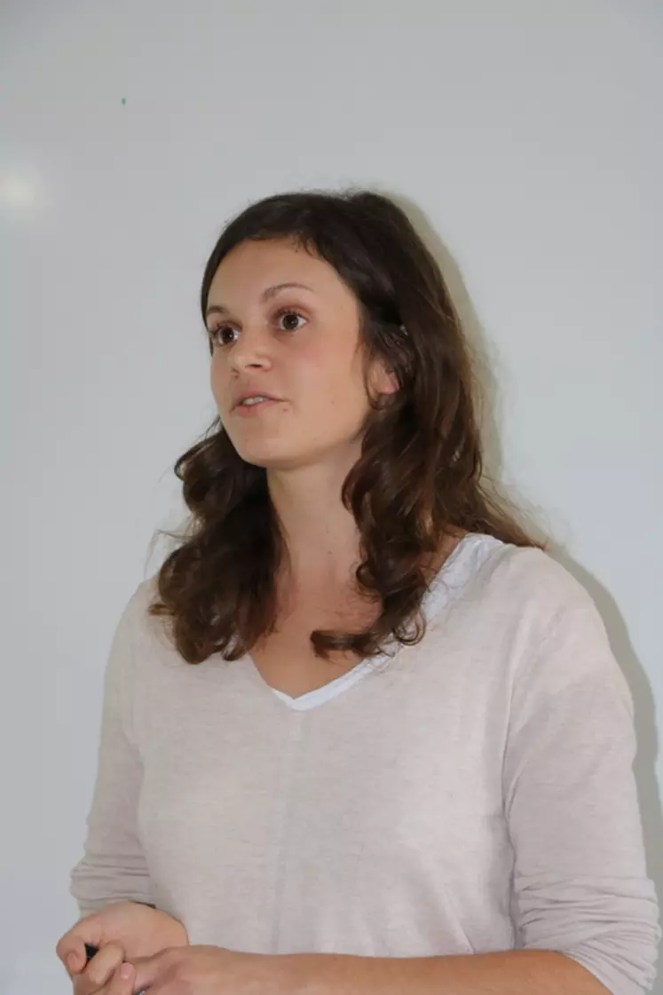 COLINE SABIK, Actalia : "la souplesse de la texture du fromage de brebis dépend de nombreux facteurs, mais les conditions d'affinage sont primordiaux, de même que l'acidification." © B. Morel