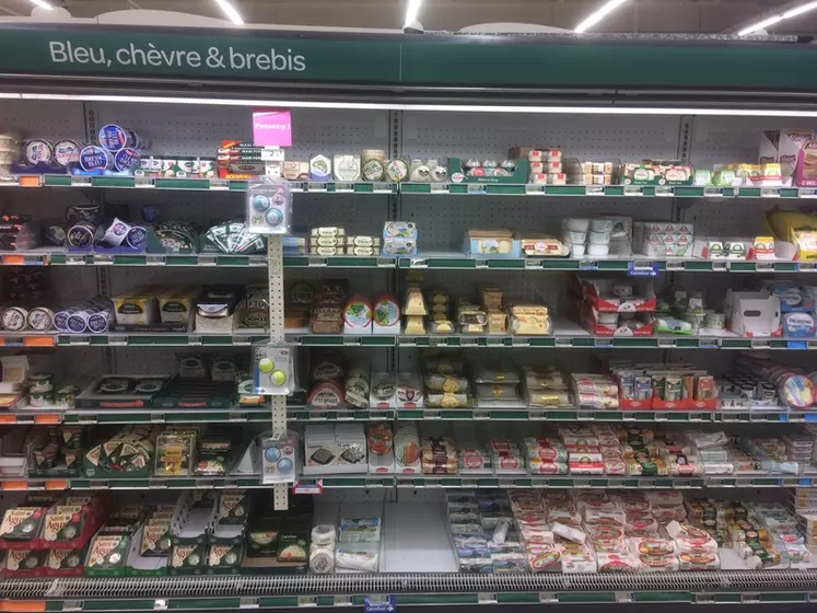Le Brebiou, le roquefort, le Lou Perac ou l'ossau iraty sont les fromages au lait de brebis les plus spontanément cités. © D. Hardy