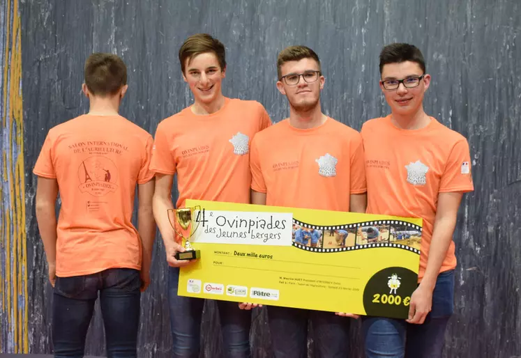 Louis, Charlie et Clément du Lycée Nature, en Vendée, ont remporté l’épreuve collective en imaginant le T-shirt officiel des Ovinpiades 2020. © D. Hardy