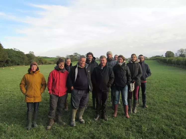 Dix éleveurs bretons ont passé une semaine au Pays de Galles pour découvrir l’élevage à l’herbe, la sélection génétique et la mise en marché des agneaux. © C. Bernard