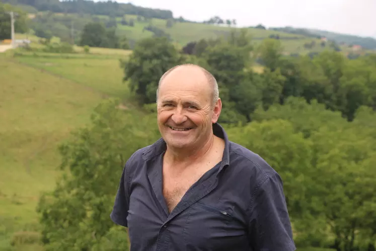 Didier Allibe, 55 ans, éleveur ovin en Isère : "j'apprécie la relation qui se crée avec la clientèle, ça motive pour la charge de travail supplémentaire que demande la vente directe."