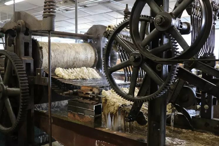 Les entreprises Laurent représentent la dernière entreprise semi-industrielle de lavage de laine en France
