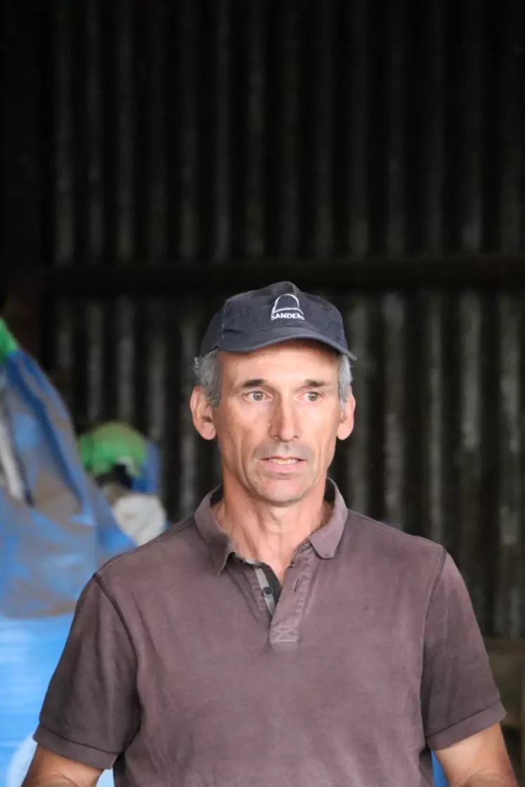 Marc Gayrac, éleveur de brebis allaitantes dans le Lot, a embauché sa dernière apprentie en CDI.