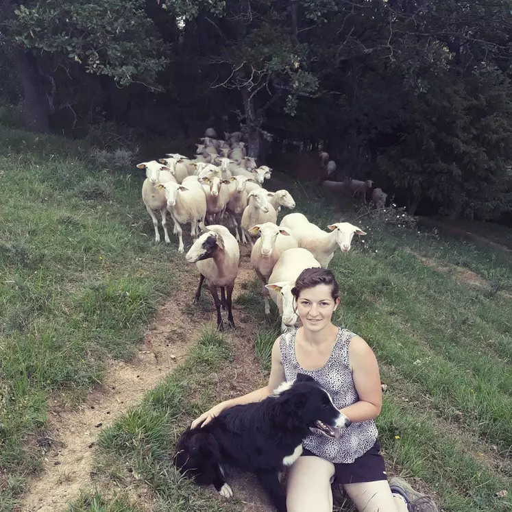 Sarah Maniago, éleveuse dans l’Aude, 300 brebis, race Lacaune viande.