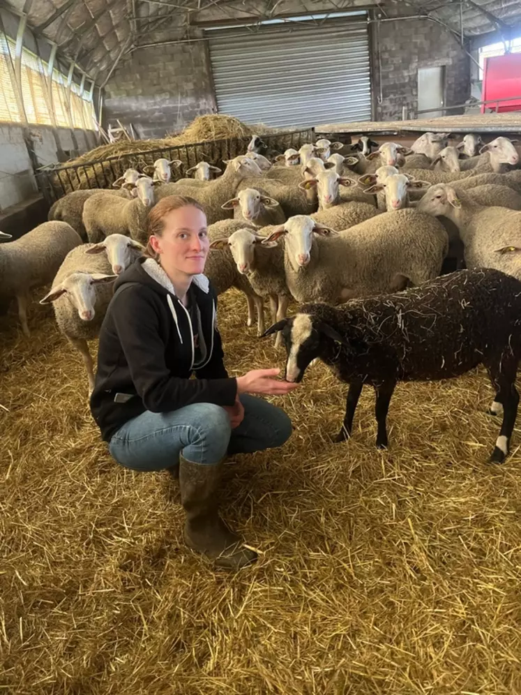 Gaëlle Hottier, 20 ans, intègre la ferme familiale en Moselle avec 200 brebis Lacaune en transformation fromagère.