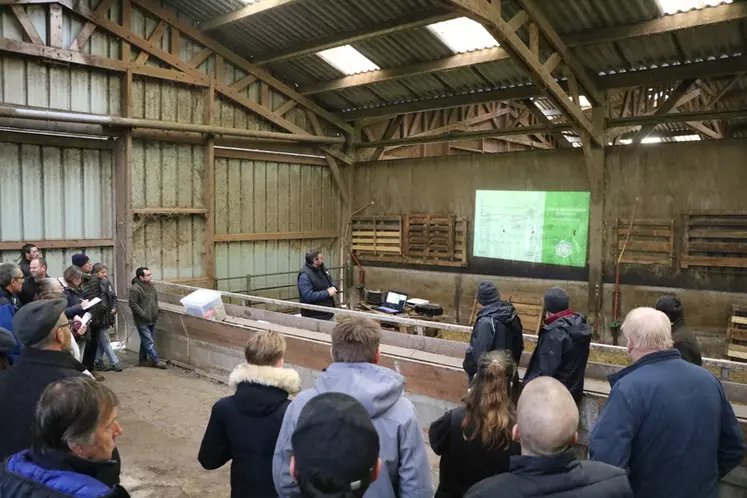 Une quarantaine de participants sont venus à l'EARL Grognet-Garde dans la Somme. En tout, ce sont 100 techniciens, éleveurs et lycéens qui ont pris part aux journées ...