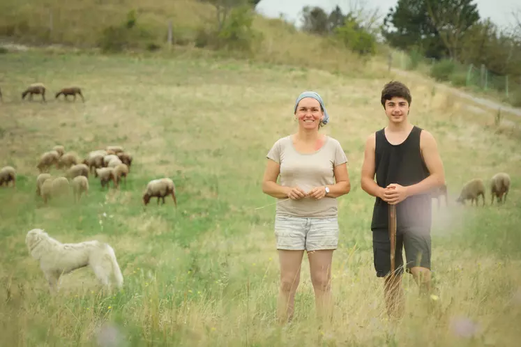 Solenn Guillaume et Yann Vetois, éleveurs de 240 brebis dans l'Aude