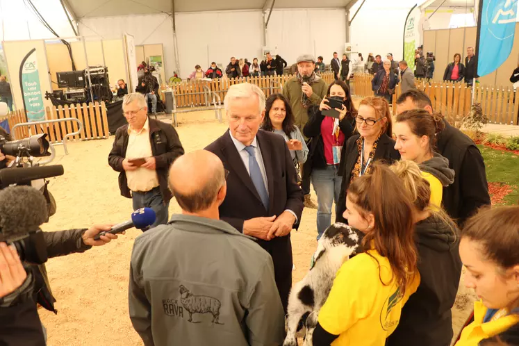 Michel Barnier au pôle ovin du Sommet de l'Elevage en 2021.