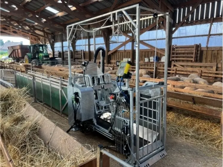 <em class="placeholder">Cage PM400 de Maréchalle-Pesage</em>