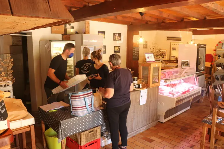 <em class="placeholder">Vente directe des produits de la ferme.</em>