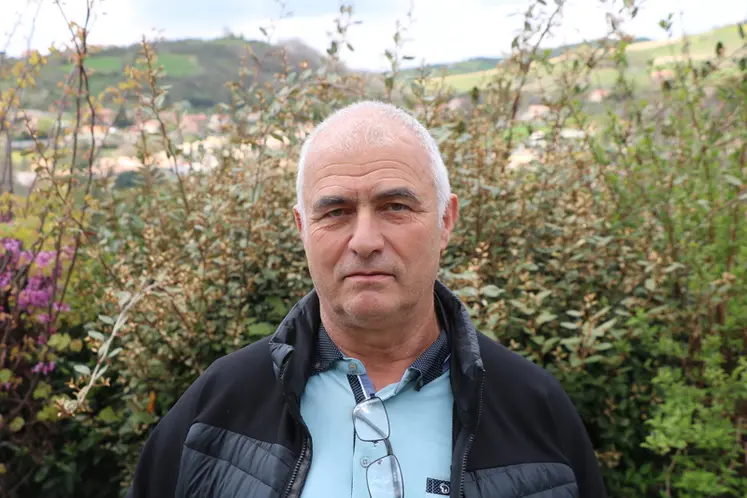 <em class="placeholder">Sébastien Rossi</em>