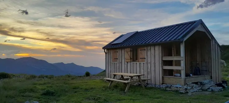 <em class="placeholder">Cabane en estive</em>