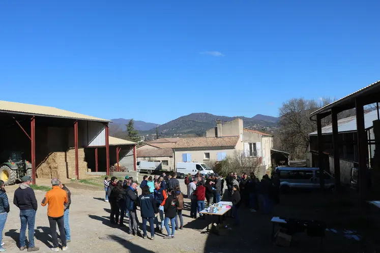 <em class="placeholder">Ferme de Carmejane</em>
