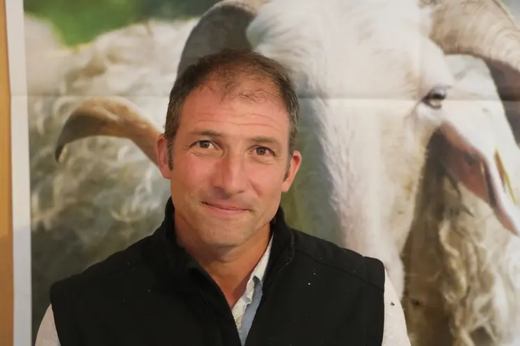 <em class="placeholder">Pierre Glisia, éléveur de brebis laitières dans le Béarn</em>