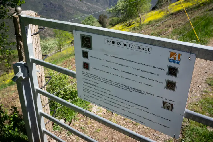 <em class="placeholder">Portail automatique et panneau de sensibilisation à destination des usagers de la montagne.</em>