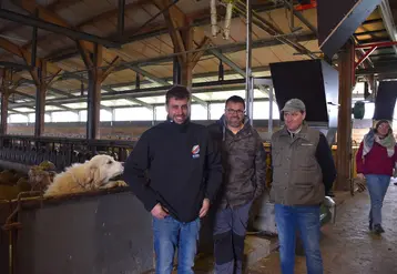 <em class="placeholder">Florent et Charles Souyris et Philippe Galtier, Gaec de Cuzomes</em>
