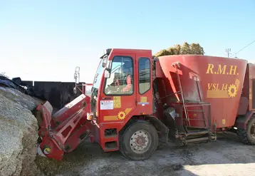 <em class="placeholder">Une désensileuse </em>