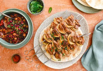 <em class="placeholder">Brochettes de gigot d’agneau aux oignons</em>