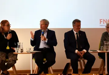 <em class="placeholder"> Michèle Boudoin, Dacian Cioloș, Jean-Marc Boyer et Brigitte Singla lors de l&#039;AG 2025 de la FNO à Paris</em>