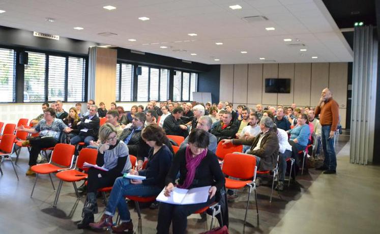 la réunion du 22 janvier a réuni 80 producteurs de volailles et de palmipèdes à Albi.