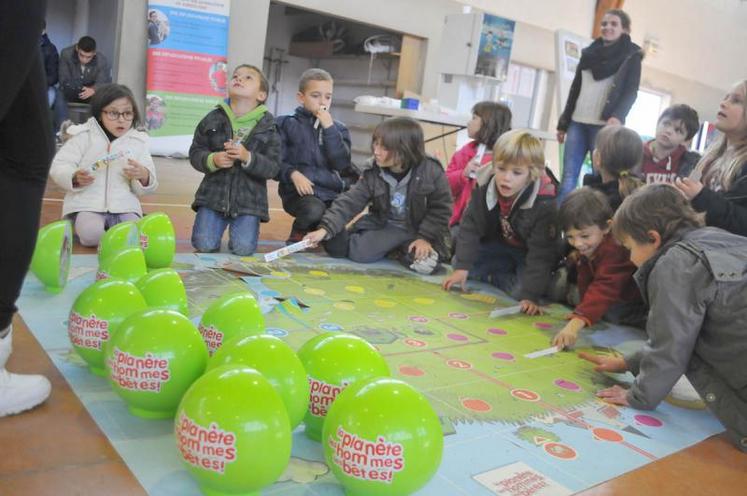 Ont participé à cette journée, les écoles de Lautrec, Vénès, Brousse, Jonquière, Puycalvel, Cuq, Moulayres, Montdragon, St Julien du Puy et Laboutarié, soit 540 enfants