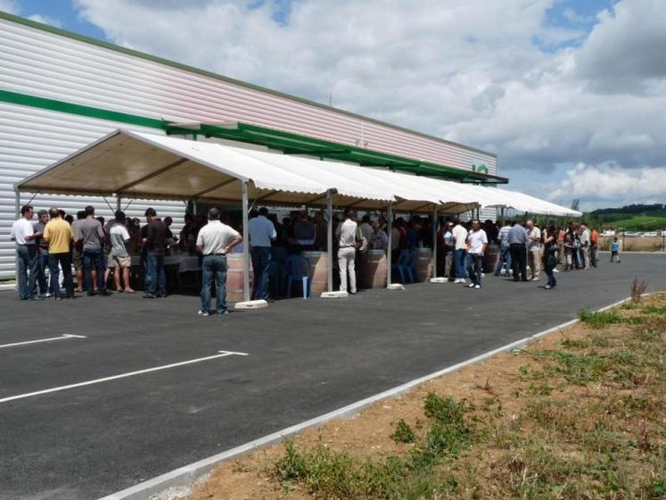 300 personnes sont venues à l'inauguration des nouveaux locaux de la coopérative d'achat de Gaillac