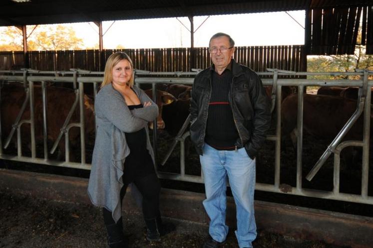 Mylène Triaire a repris l'exploitation bovin viande de Jean-Claude Pinel, à Cuq-Toulza.