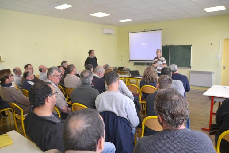 Vendredi 20 novembre, la Maison de l'Elevage du Tarn et l'OS Aubrac ont organisé une journée d'informations et d'échanges sur la race.