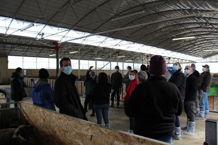 La nouvelle bergerie du Gaec de la ferme du Sidobre, au Bez, a été présentée par la famille Viguier.