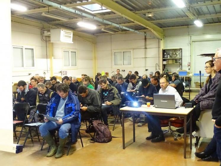 L'ESAT de Boissel sur le domaine René Rieux a accueilli les épreuves théorique et pratique du concours de taille de vigne avec des professionnels de la vigne de différents départements et des salariés Esat, l