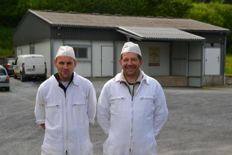 Cédric Galinier et Robert Carrausse, les deux bouchers de l'atelier de découpe "Le Fermier"