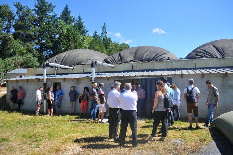 Juillet, inauguration d'une unité de méthanisation sèche à Anglès