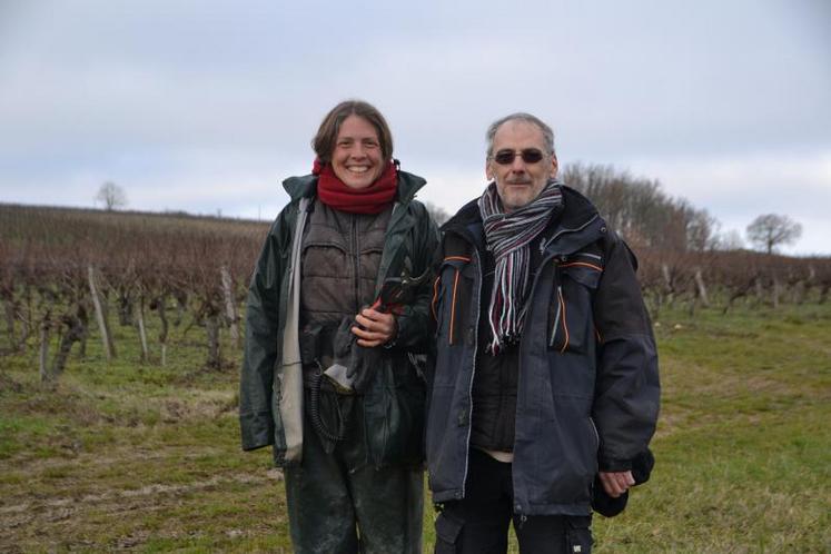 Florence Niort a accueilli Stéphane Collette pendant quelques journées de travail dans la vigne.