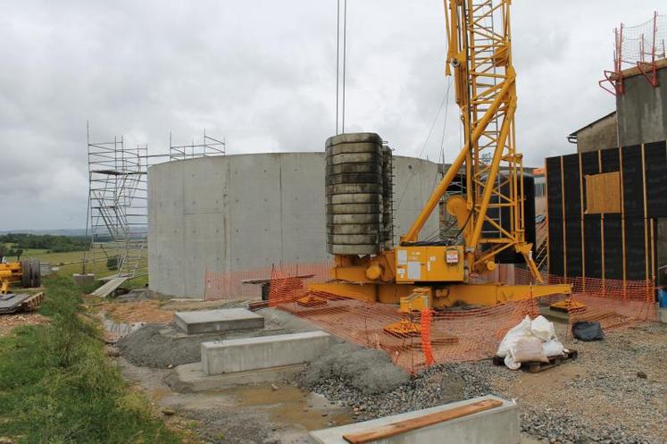 La visite du chantier du méthaniseur individuel par voie sèche, en continu