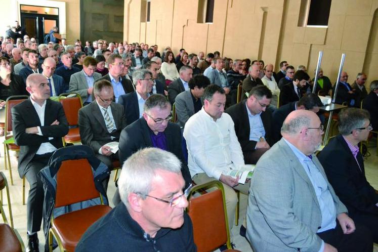 Lors de l'assemblée générale d'Unicor à Baraqueville, un large public est venu écouter l'intervention de Geneviève Cazes Valette, professeur à l’école supérieure de commerce de Toulouse et auteur d'une étude sur l’évolution de la consommation de viande chez les Français.