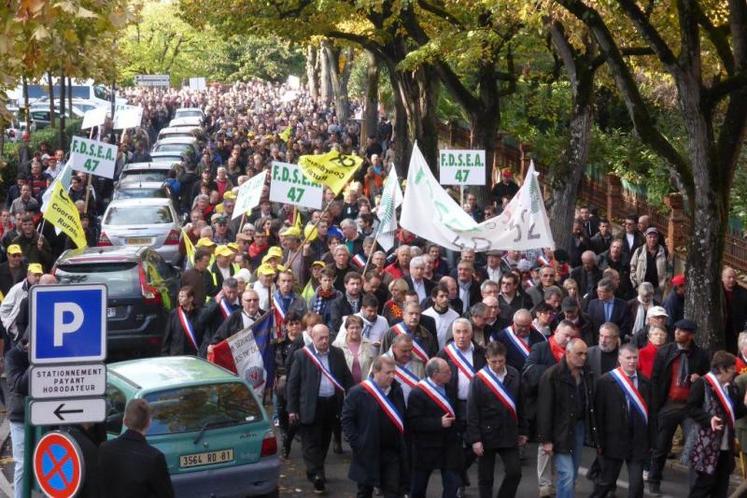 Plus de 4000 personnes à Albi pour défendre «le droit à vivre et entreprendre sur nos territoires»