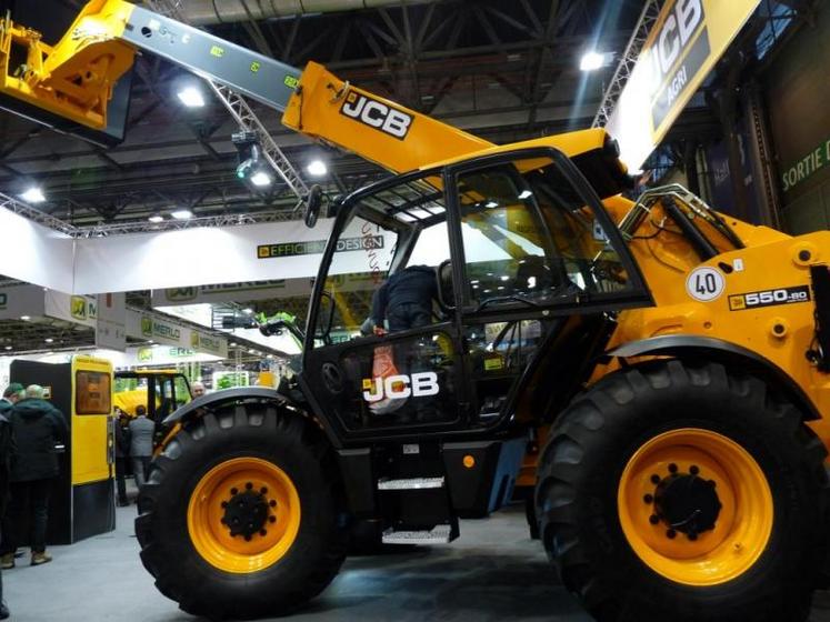 Nouvelle motorisation EcoMax pour le JCB 550-80. Il intègre un dispositif de re-génération hydraulique.