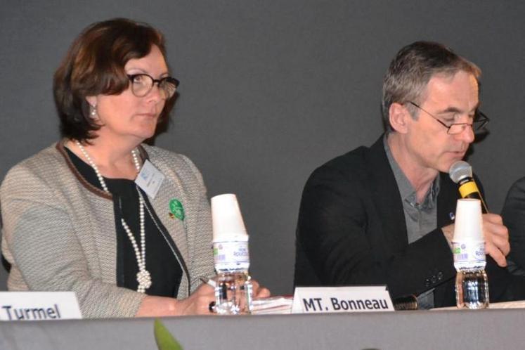 Marie-Thérèse Bonneau et Thierry Roquefeuil en tribune du congrès FNPL