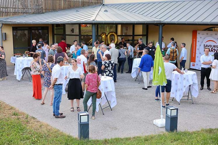 Les 10 ans de Saveurs du Tarn ont été fêtés dans une ambiance conviviale par une centaine de personnes.